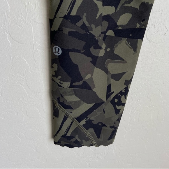 Lululemon RARE Tight StuffLeggings - Picture 10 of 13